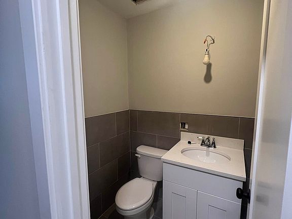 5th image of 8814 4th Ave #1