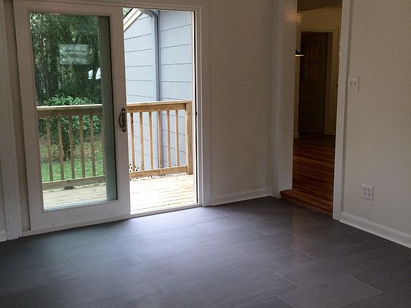 4th image of 615 Collins Dr