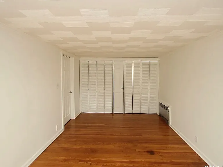 570 Westfield Ave — Photo 7