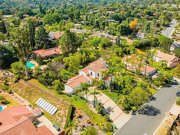 5th image of 3197 Avenida Hacienda