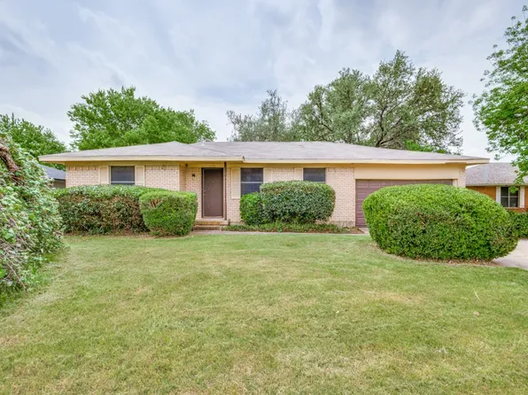 1106 Wintergreen Ct, Desoto, TX 75115