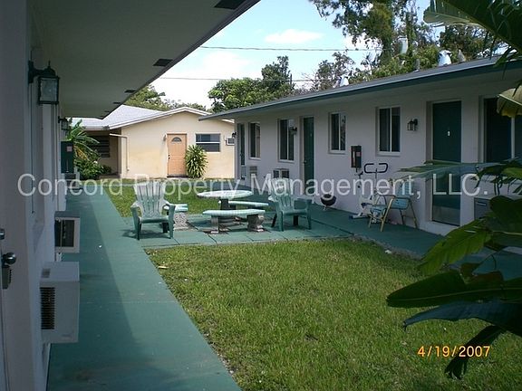 2nd image of 405 SE 20th St APT 1