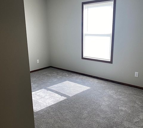 4th image of 421 S Tulip St