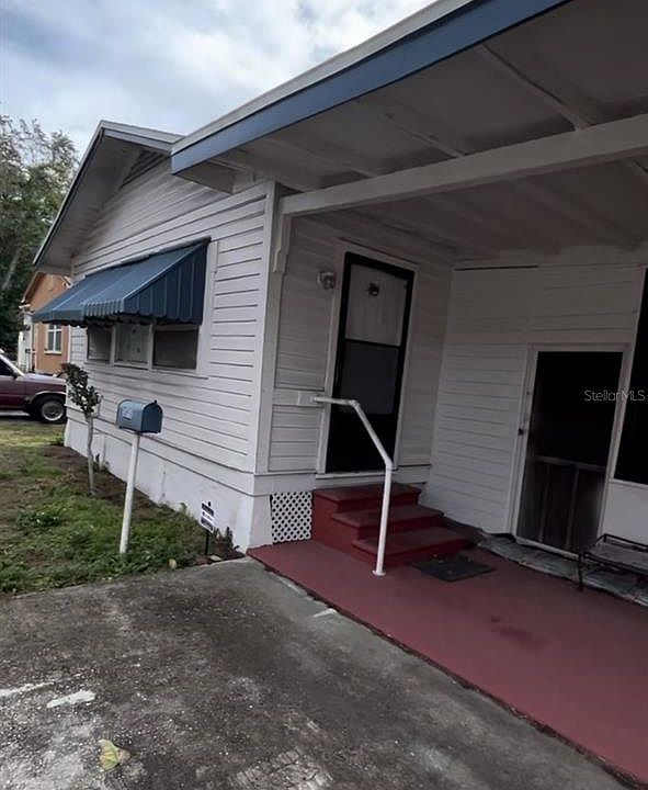 1st image of 3850 14TH AVENUE S