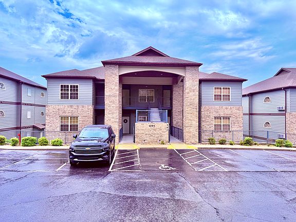 2nd image of 1091 Golf Drive Apt 1