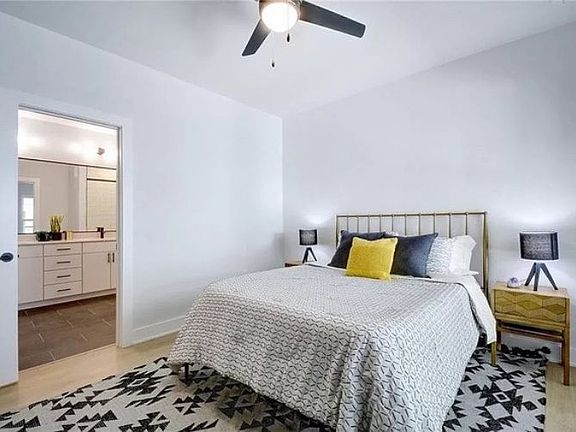 3rd image of 3101 Govalle Ave #205