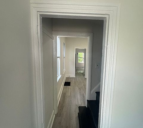 4th image of 305 N Franklin St