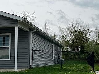3rd image of 134 Southview Dr