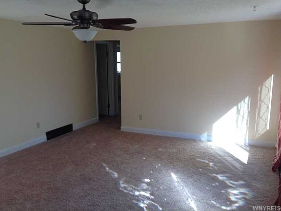 4th image of 48 Manser Dr