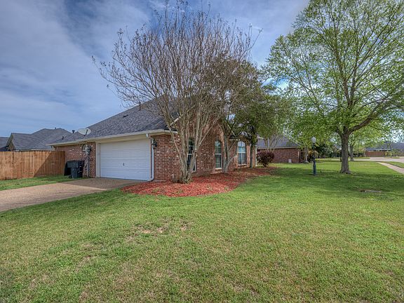 2nd image of 5071 Longstreet Pl