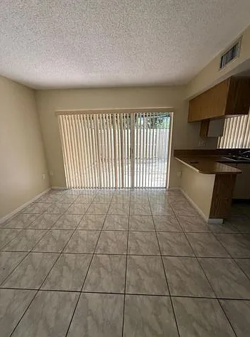 5232 SW 122nd Ter — Photo 7