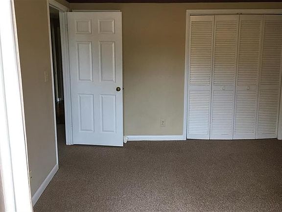 5th image of 4935 Seven Pine Cir NW