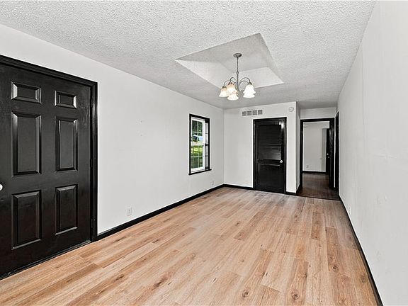 4th image of 8310 Ottawa St