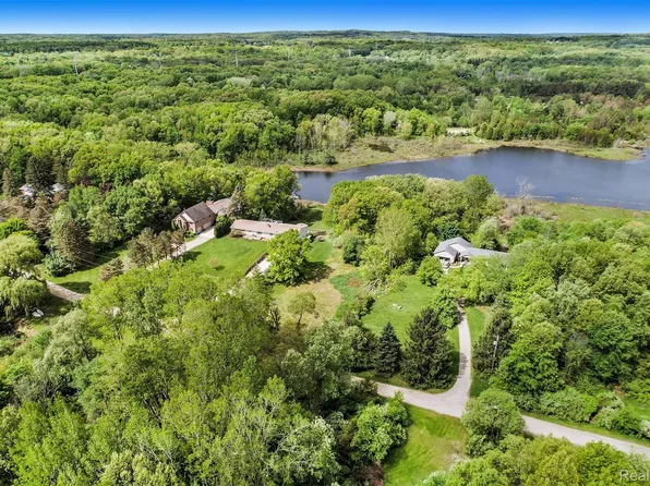 Taylor Lake Rd, Holly, MI 48442