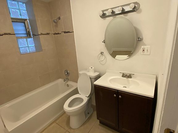 3rd image of 1649 W Garfield Blvd #1