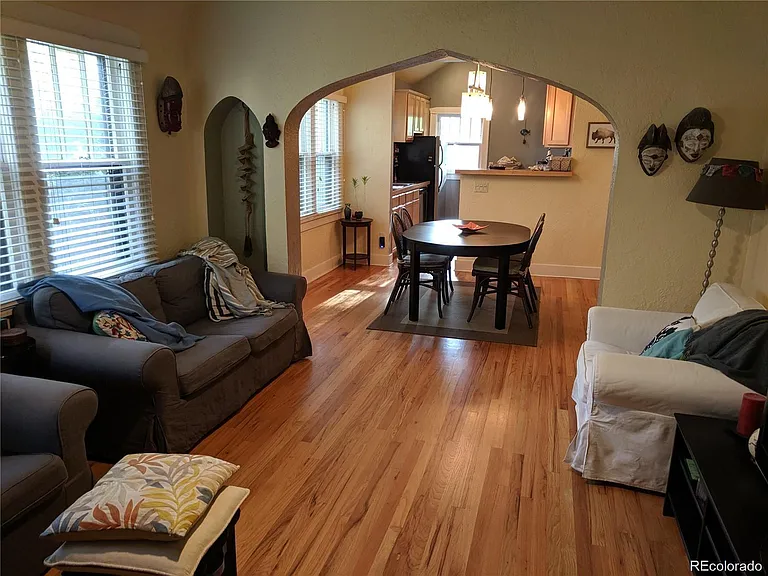 1425 Dexter St — Photo 3
