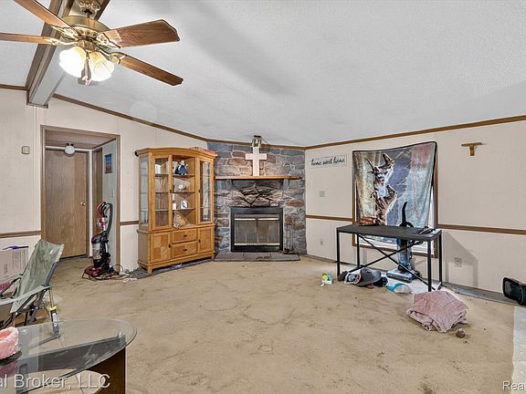 5th image of 11189 3 1/2 Mile Rd