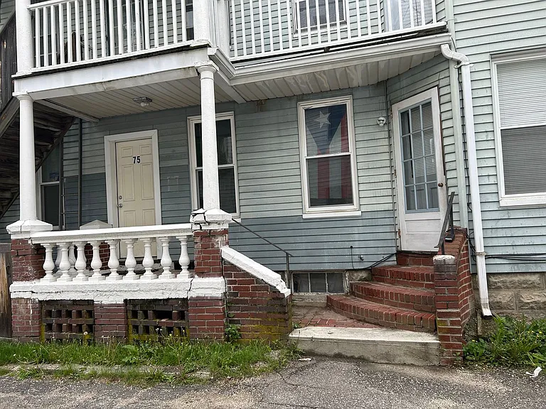 75 Turner Ave — Photo 13