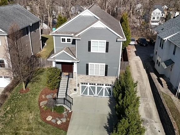 2nd image of 519 Missouri Ave