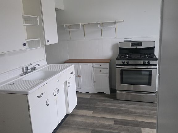 4th image of 720 E Park Ave