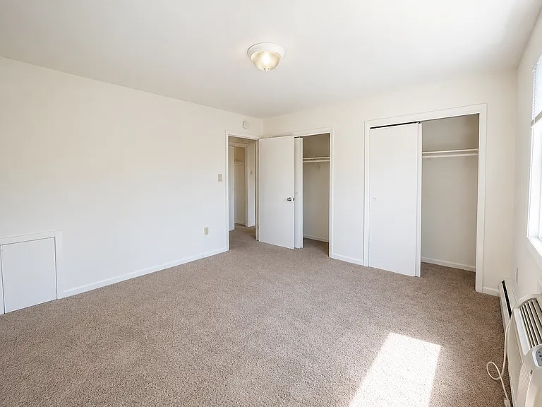 Foxhall Terrace — Photo 98