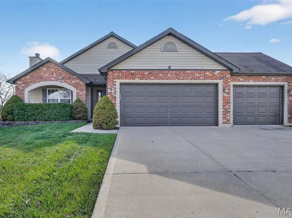 50 Meadowstone Dr, Troy, MO 63379