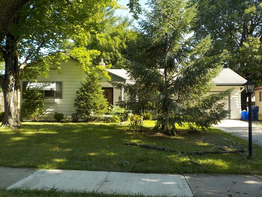 1st image of 3504 Seward Ave