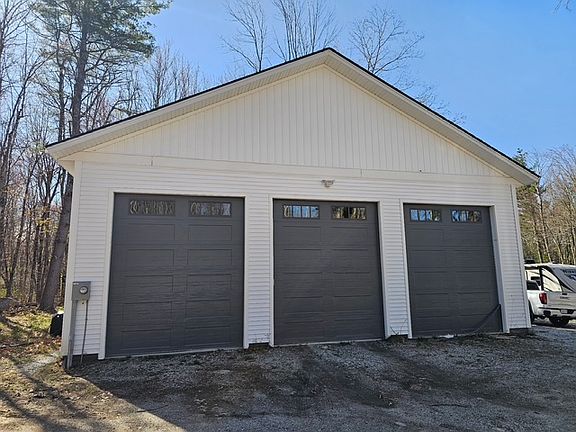 4th image of 110 Fox Farm Rd #2B