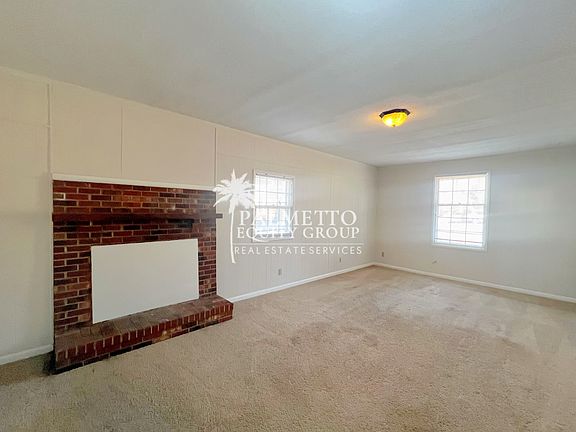 3rd image of 6 Clark Ct