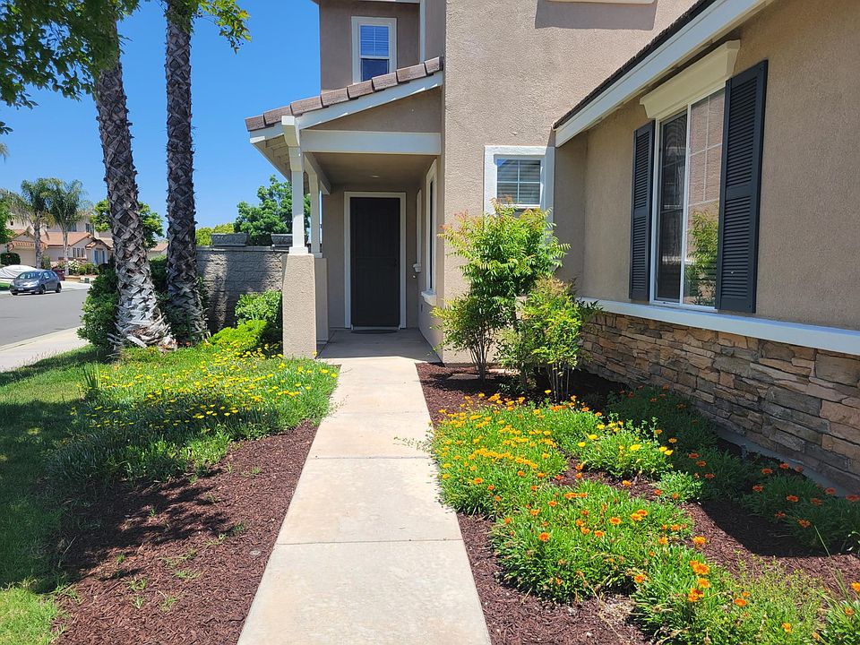 1st image of 31860 Honeysuckle Cir