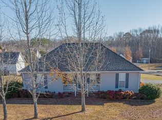 27 Ridgeline Dr, Fayetteville, TN 37334