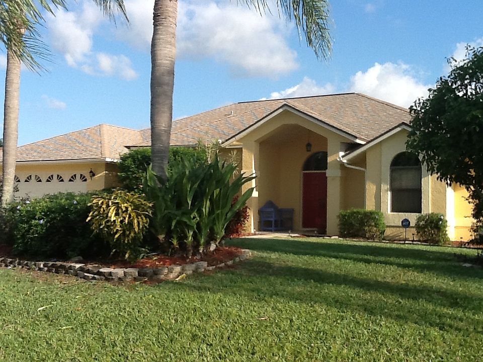 1st image of 1118 SE Mendoza Ave