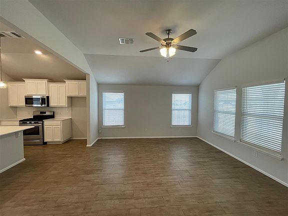 5th image of 2245 Roca Dr