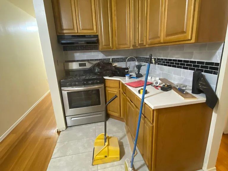 440 51st St #9 — Photo 7