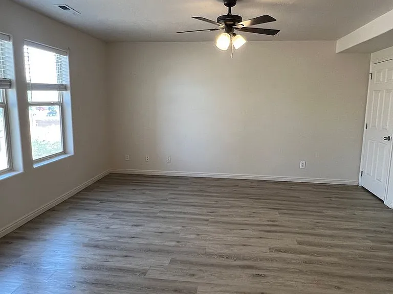 296 N Torrey Pines Cir — Photo 7