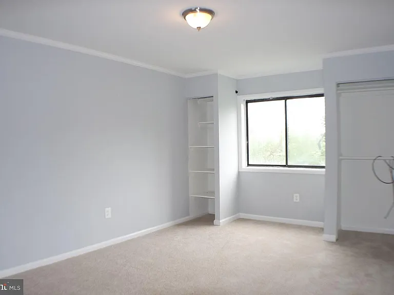 3240 S 28th St #302 — Photo 9