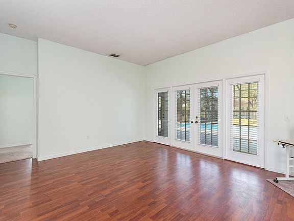 5th image of 4915 Winchester Dr