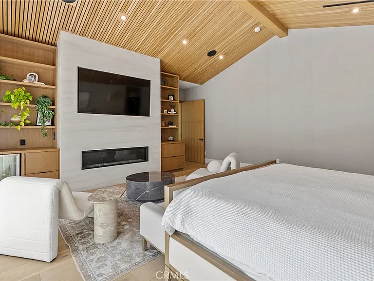 5050 Arundel Dr — Photo 43