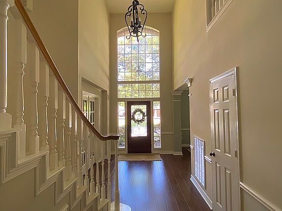 3rd image of 6111 Longflower Ln