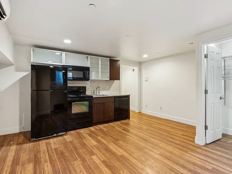 Modern Temple Apartments — Photo 13