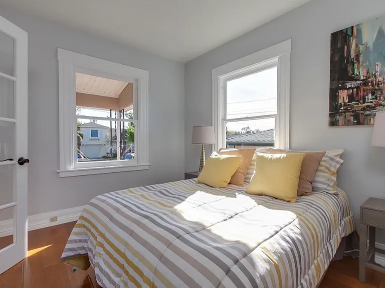 1033 Fountain St — Photo 12