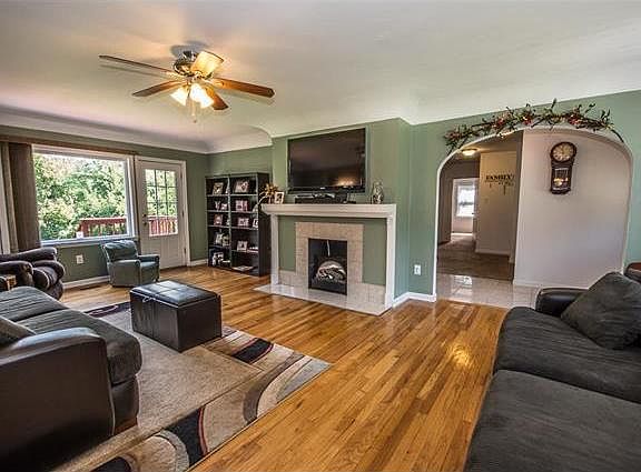 5th image of 3461 Evergreen Ln