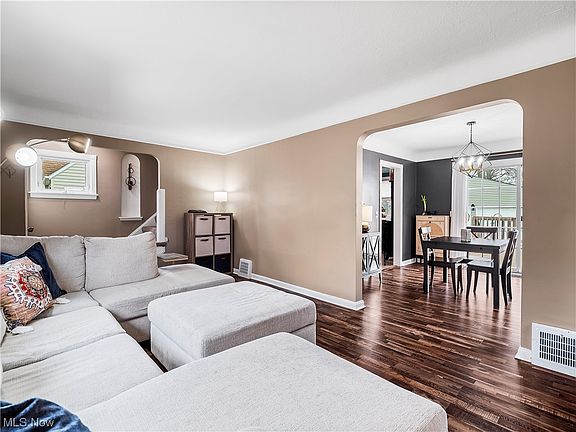 5th image of 6939 Parma Park Blvd