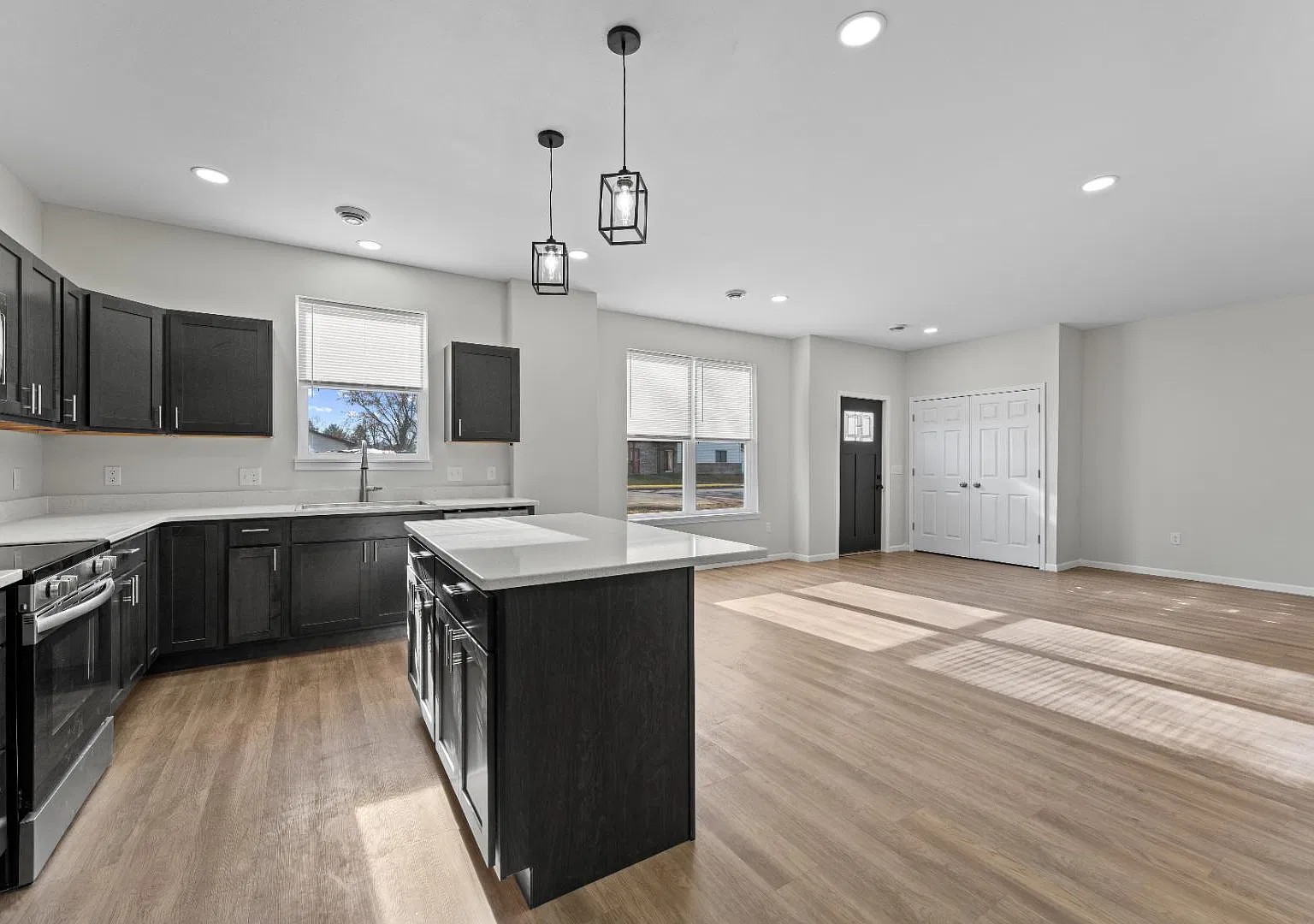 400 Sherman Street - 405 — Photo 4