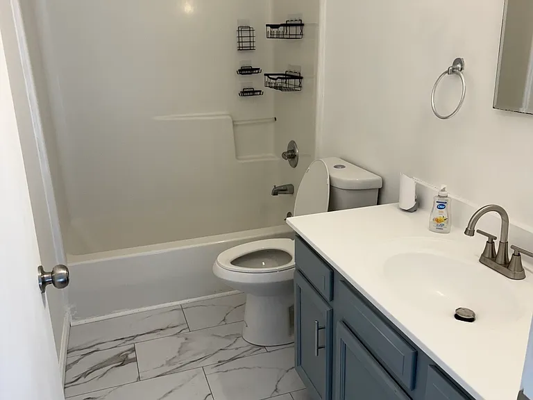104 Oak Park Ter #1 — Photo 11