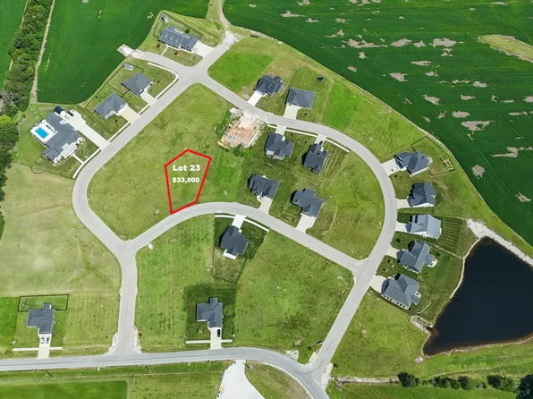 905 S Destinee Dr, Moberly, MO 65270