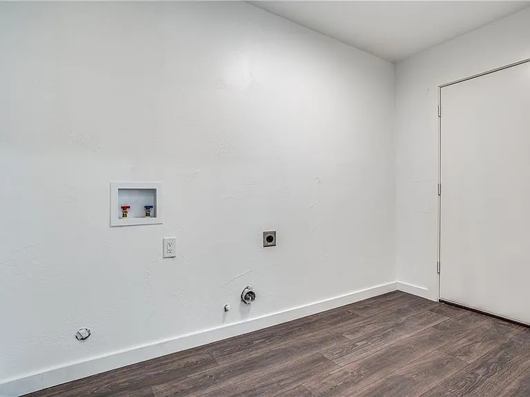 6220 Blarwood Dr — Photo 17