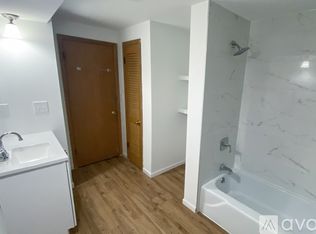 8420 W Keefe Ave #8422, Milwaukee, WI 53222