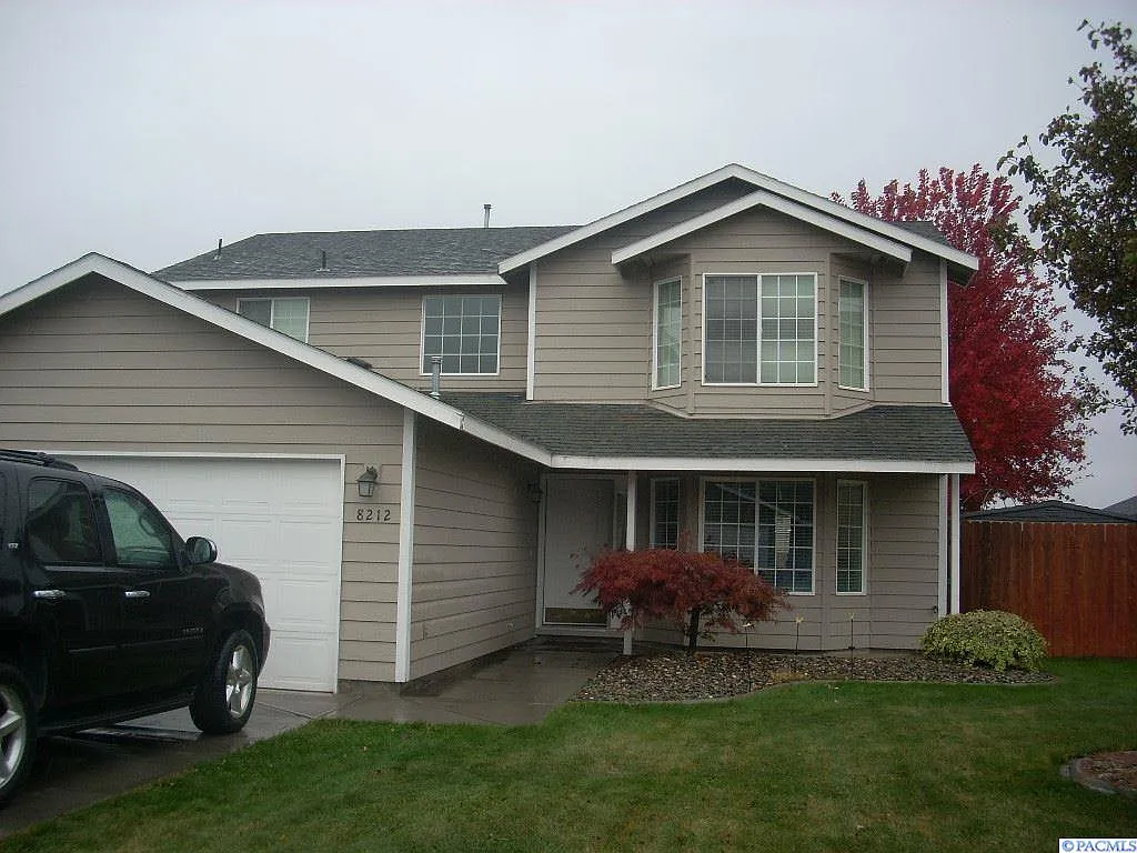 8212 Quatsino Dr photo 1