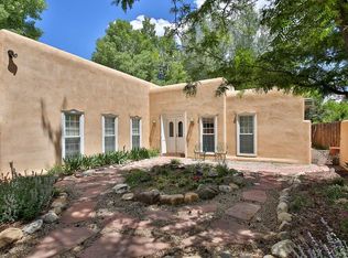 423 Liebert St, Taos, NM 87571